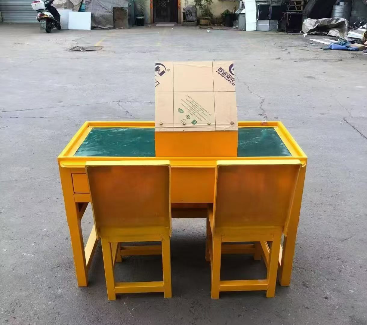 柳南防静电导通桌井下煤矿火工品发放桌：危险品流转的安全守护者